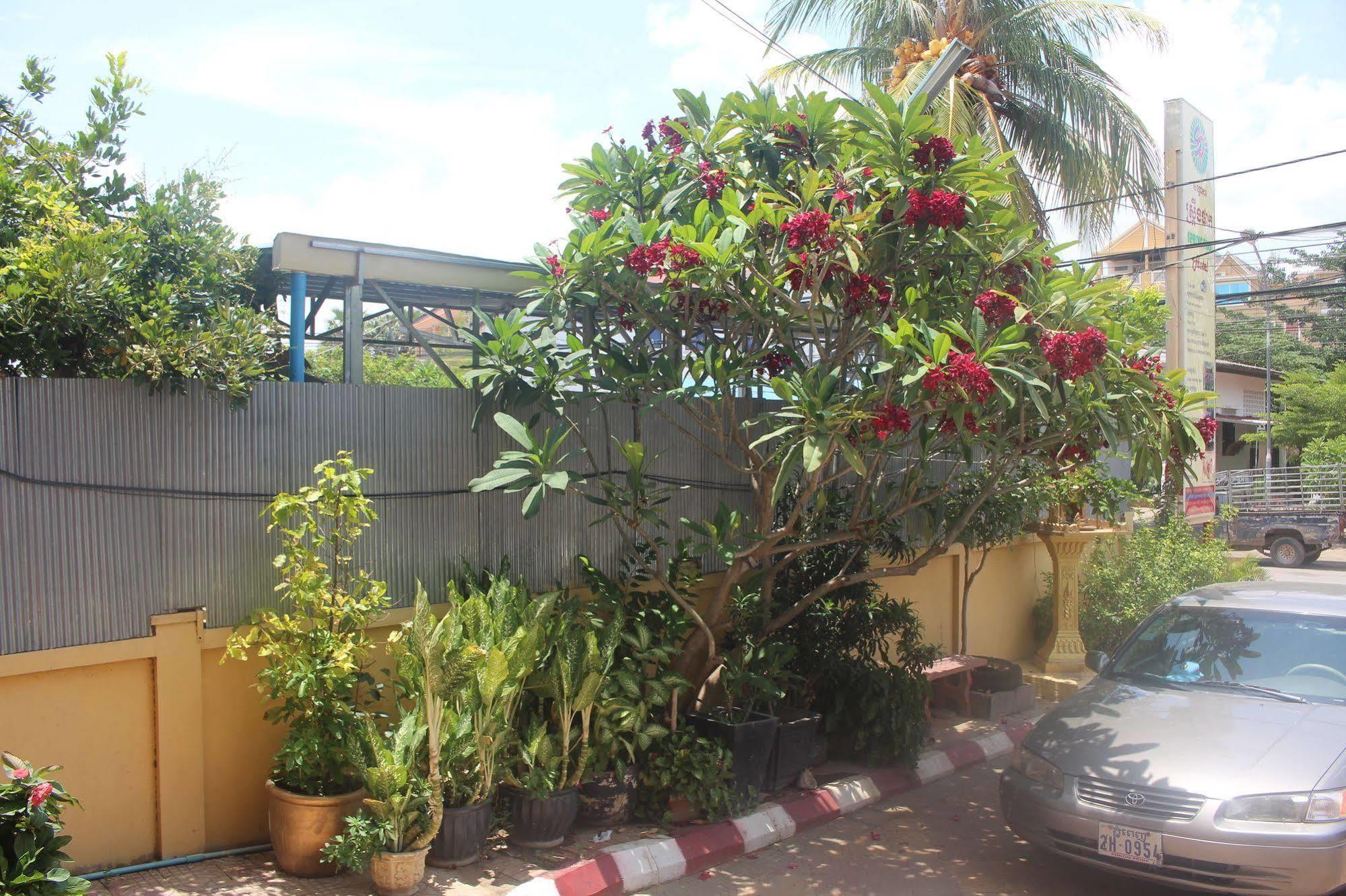 Spring Park Hotel Battambang Esterno foto