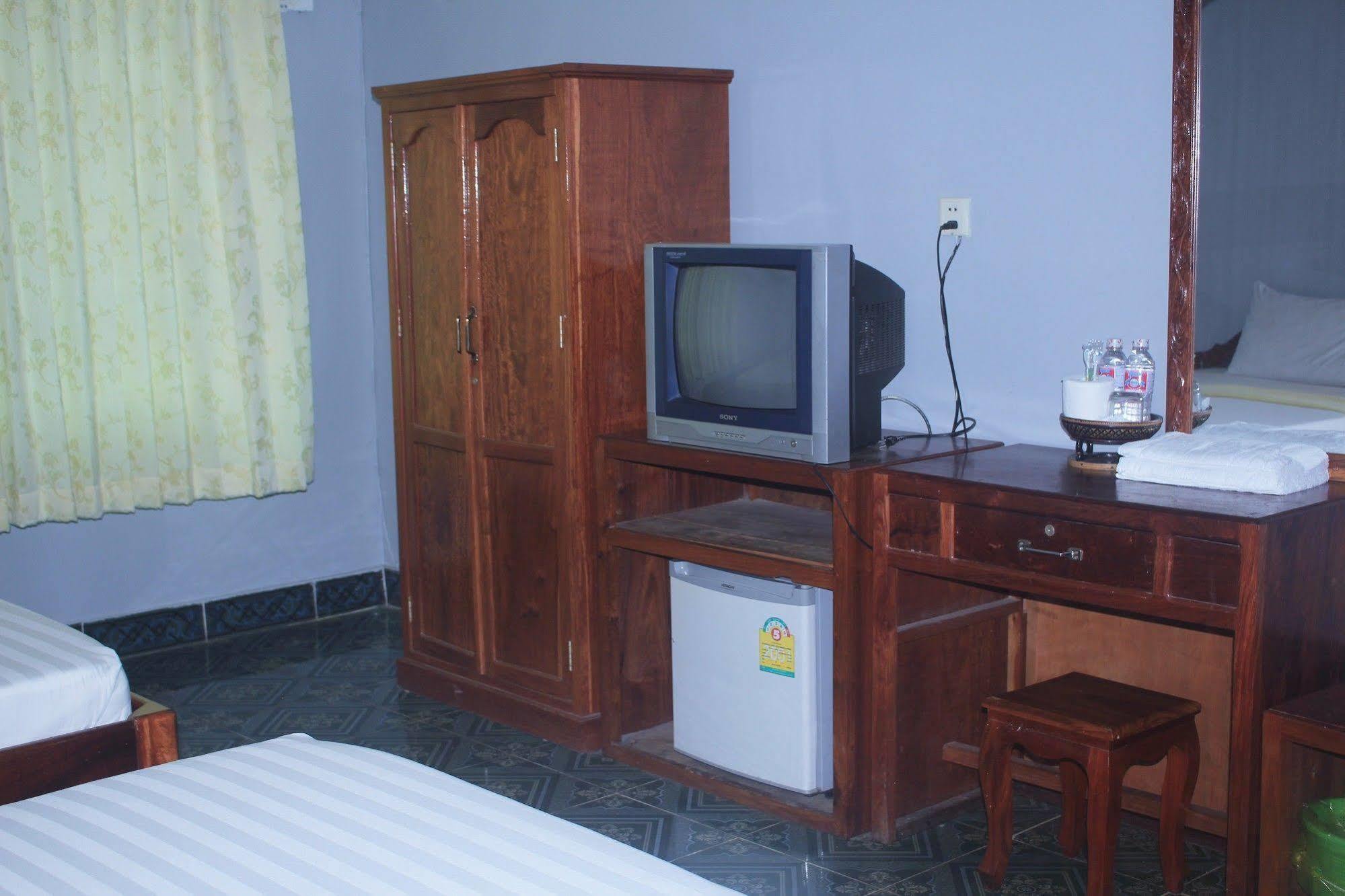 Spring Park Hotel Battambang Esterno foto