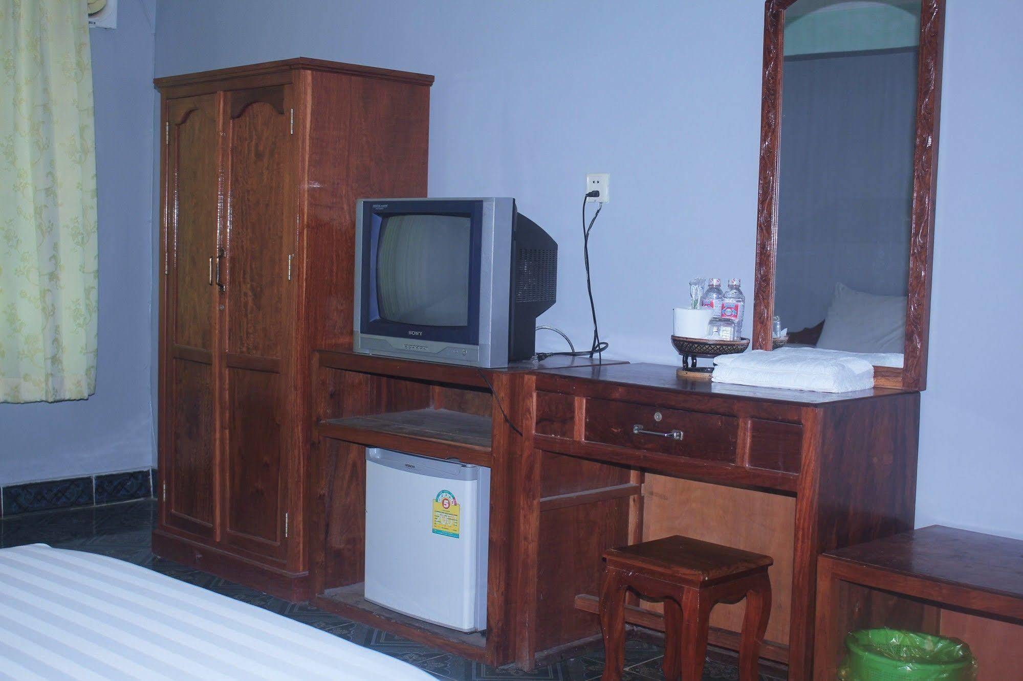 Spring Park Hotel Battambang Esterno foto