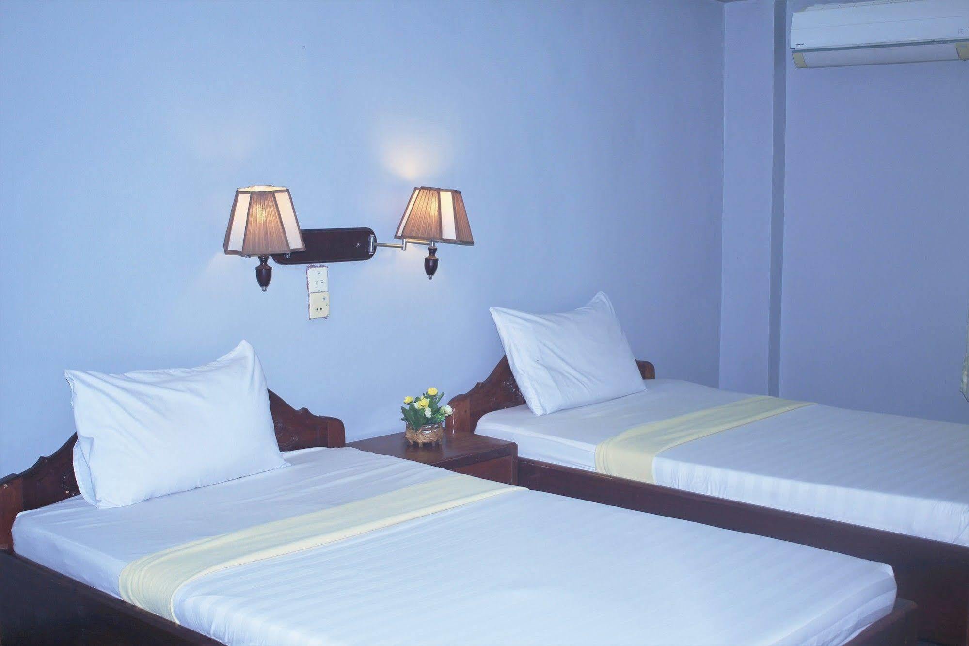 Spring Park Hotel Battambang Esterno foto
