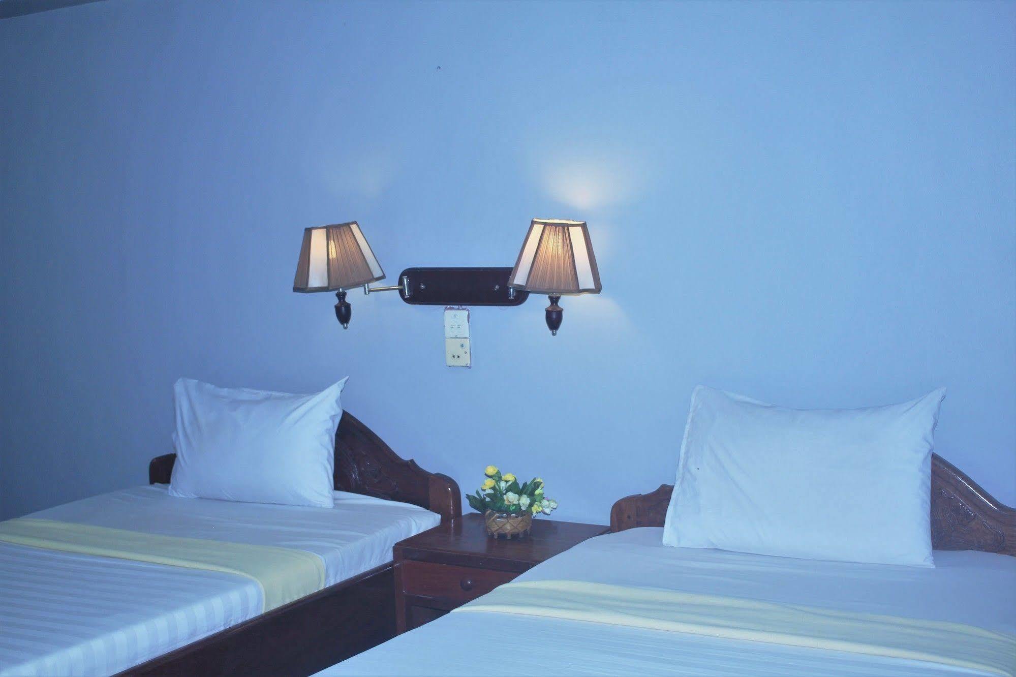Spring Park Hotel Battambang Esterno foto
