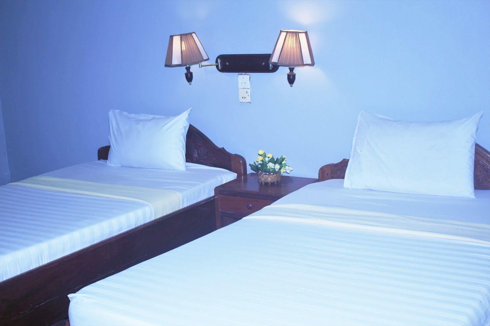 Spring Park Hotel Battambang Esterno foto