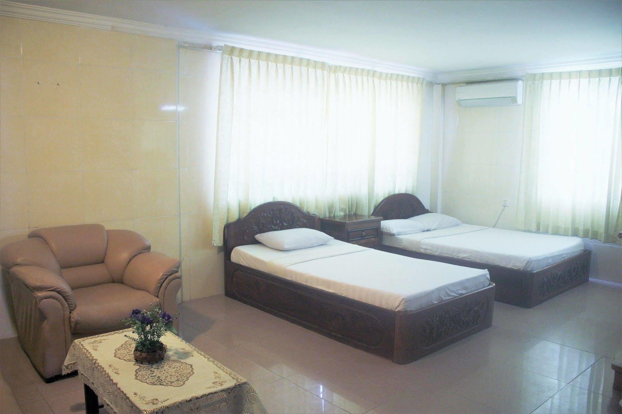 Spring Park Hotel Battambang Esterno foto