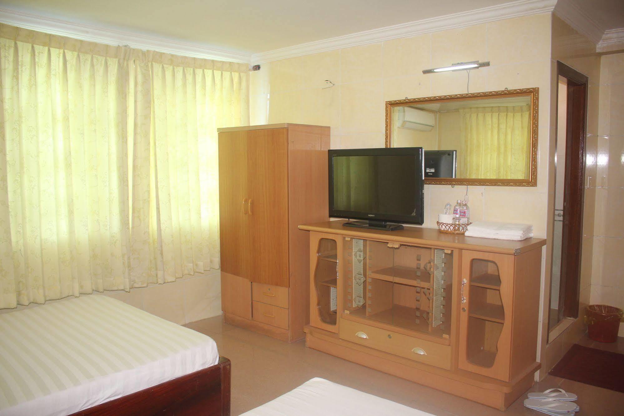 Spring Park Hotel Battambang Esterno foto