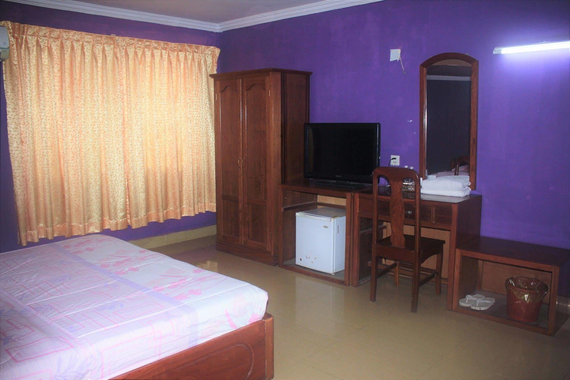 Spring Park Hotel Battambang Esterno foto