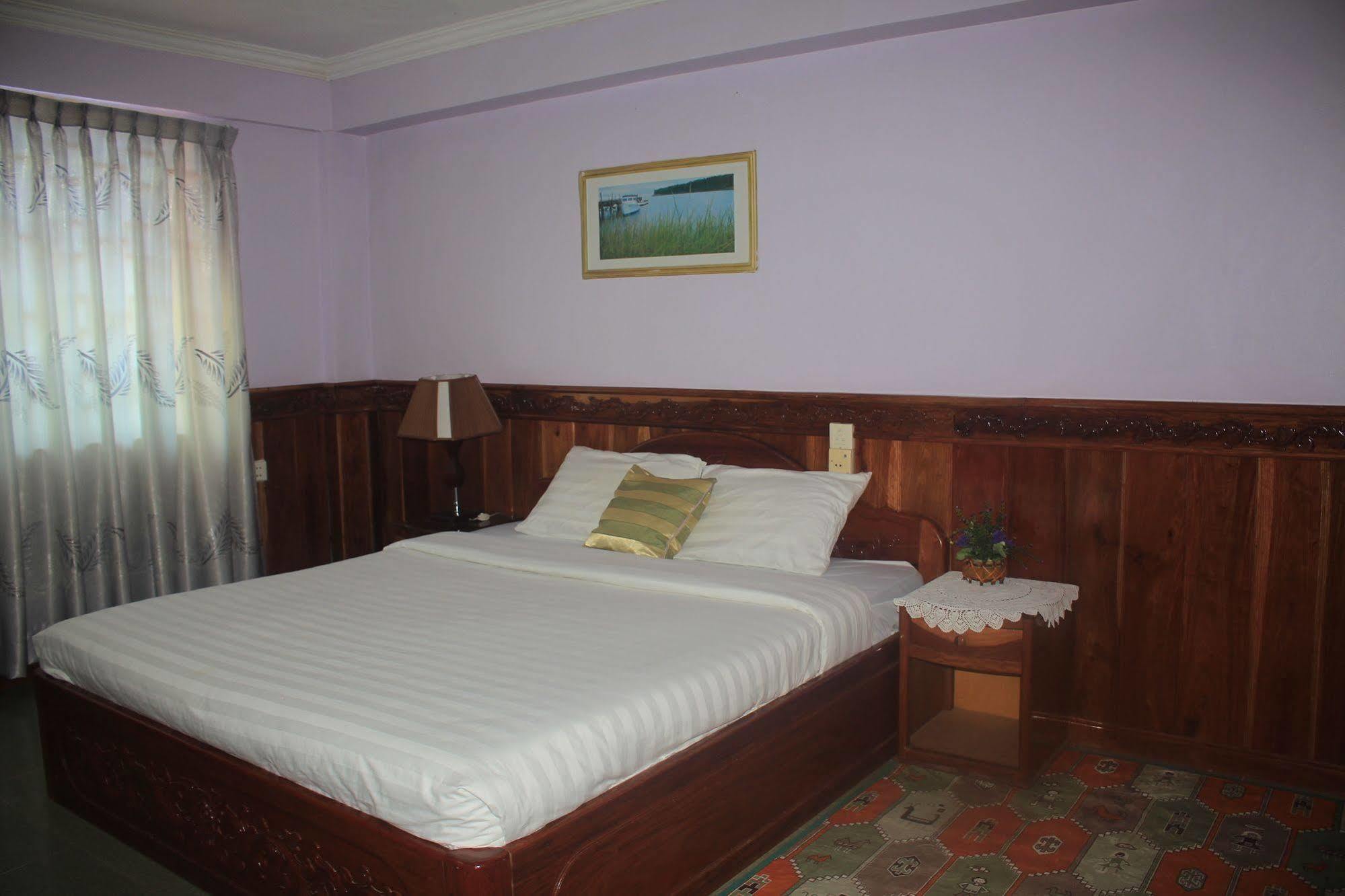 Spring Park Hotel Battambang Esterno foto